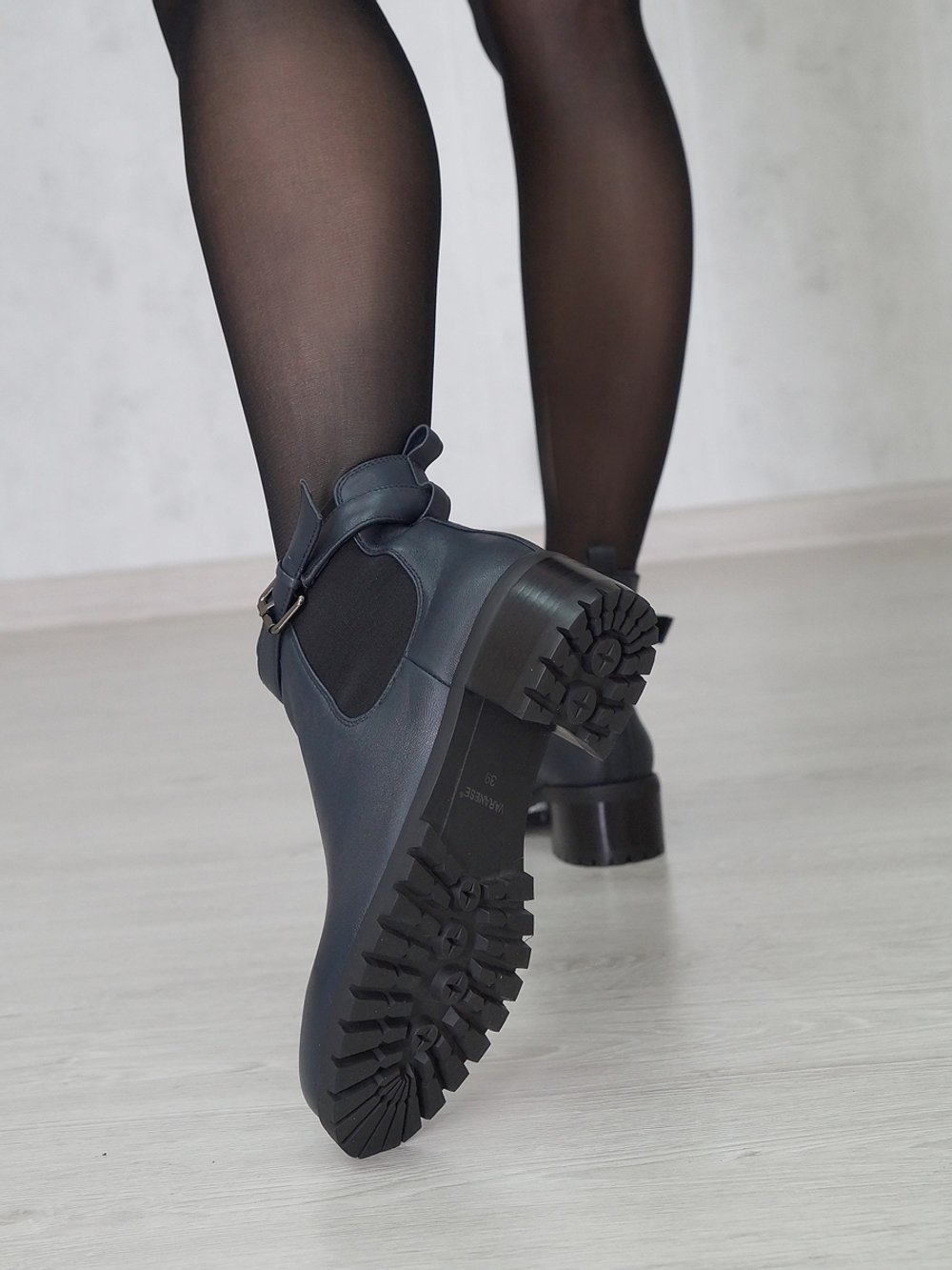 Полусапожки женские VARANESE T36-A12