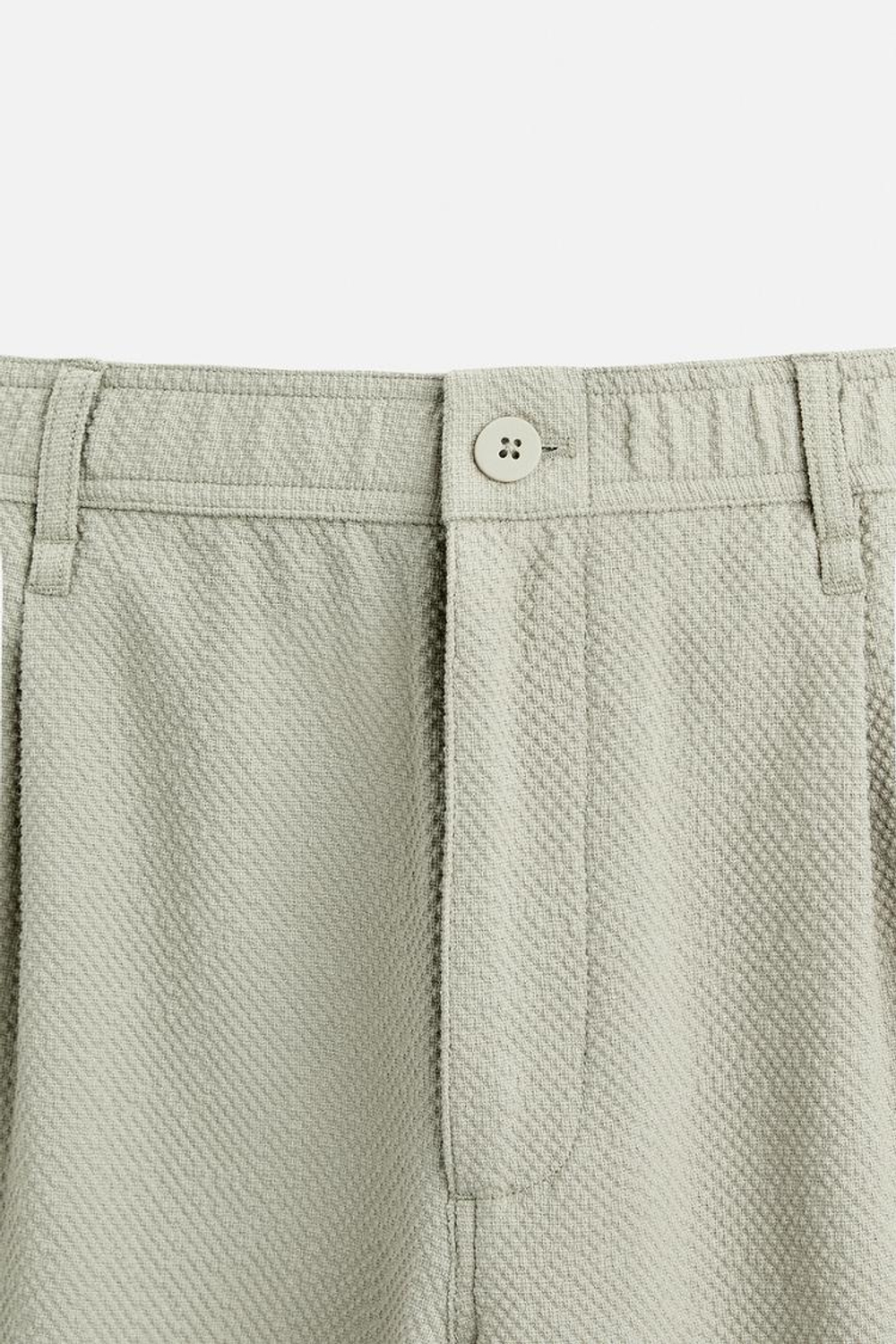 ZARA БРЮКИ ИЗ РЕЛЬЕФНОЙ ТКАНИ С ЗАЩИПАМИ, СЕРОВАТЫЙ