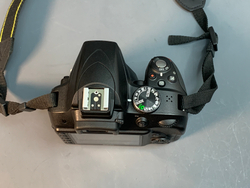 Nikon D3300 Kit 18-55mm 3.5-5.6G VR 5.200 кадров