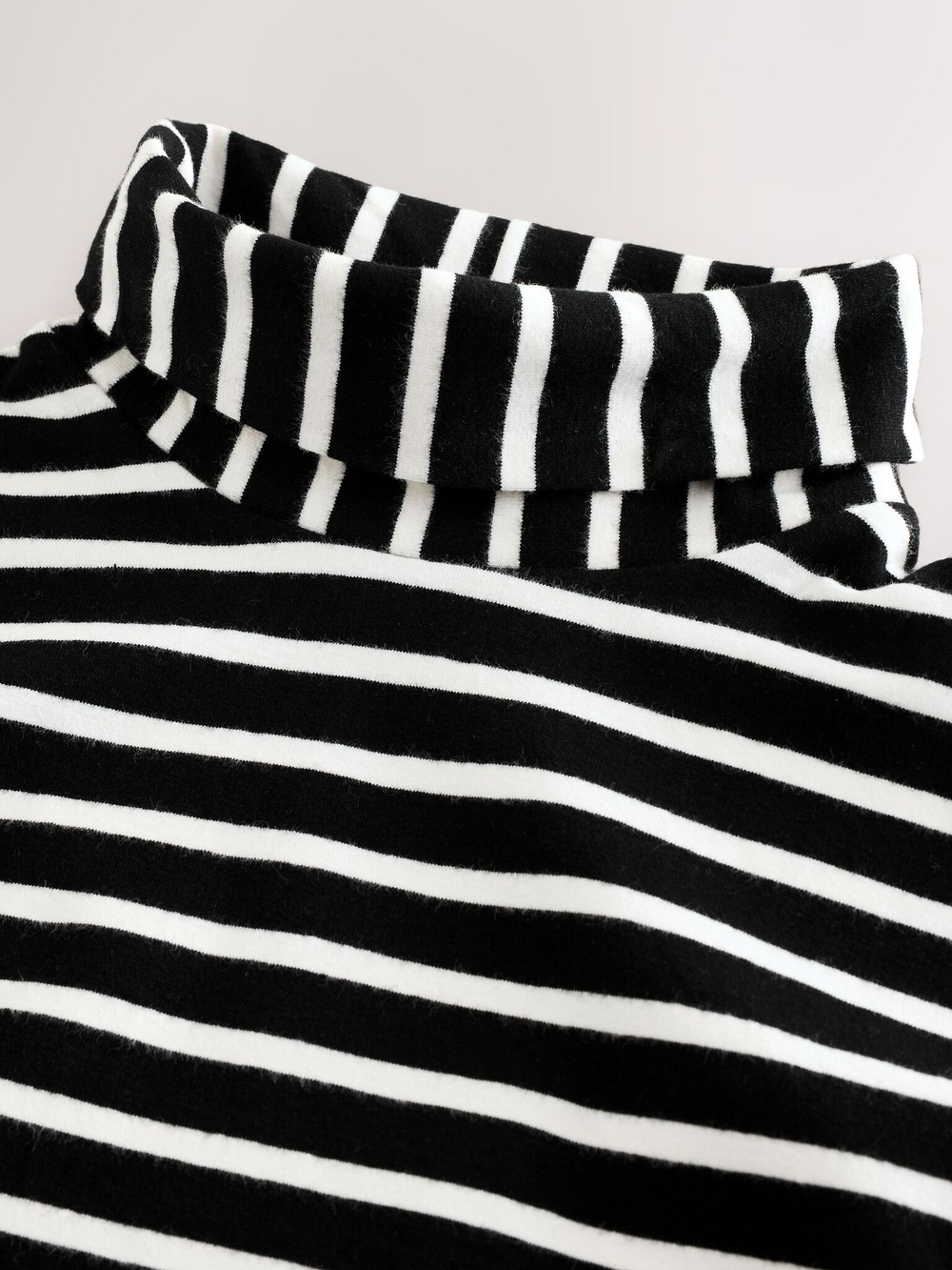 Лонгслив с воротником для девочки Next E13-658, Черный, Белый