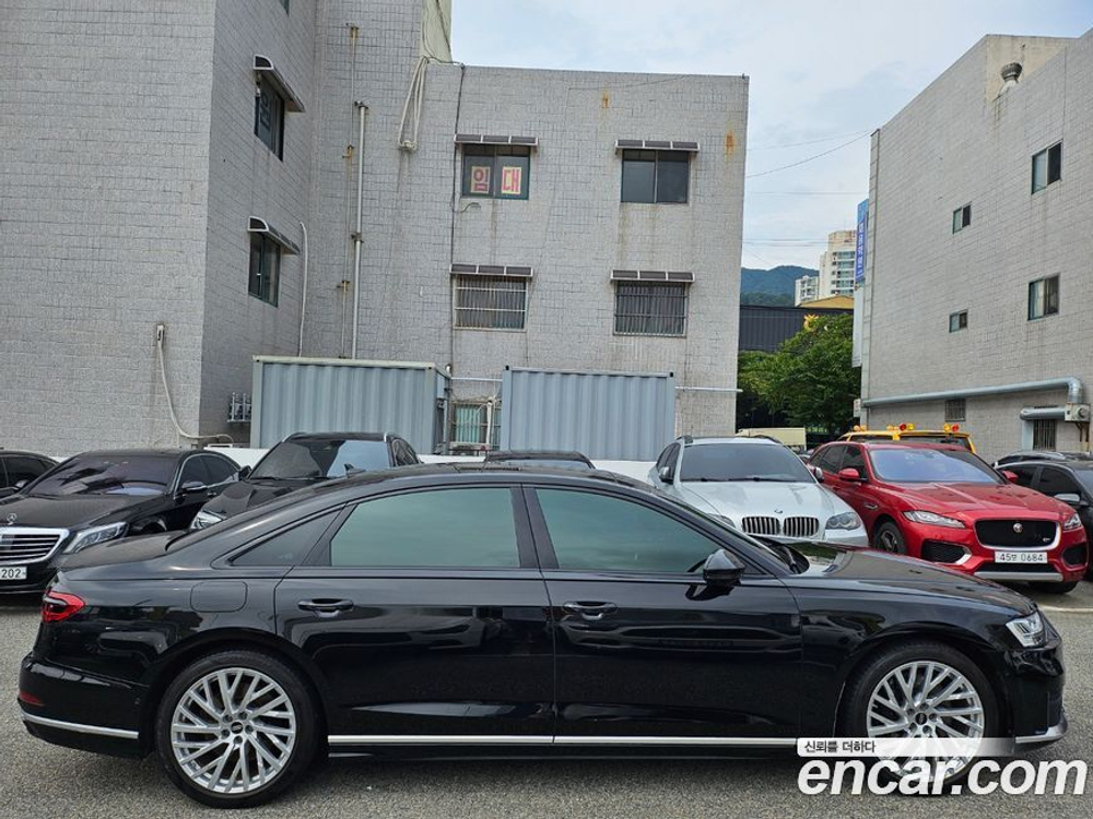 Audi A8 (D5) 55 TFSI Quattro LWB (06.2021)