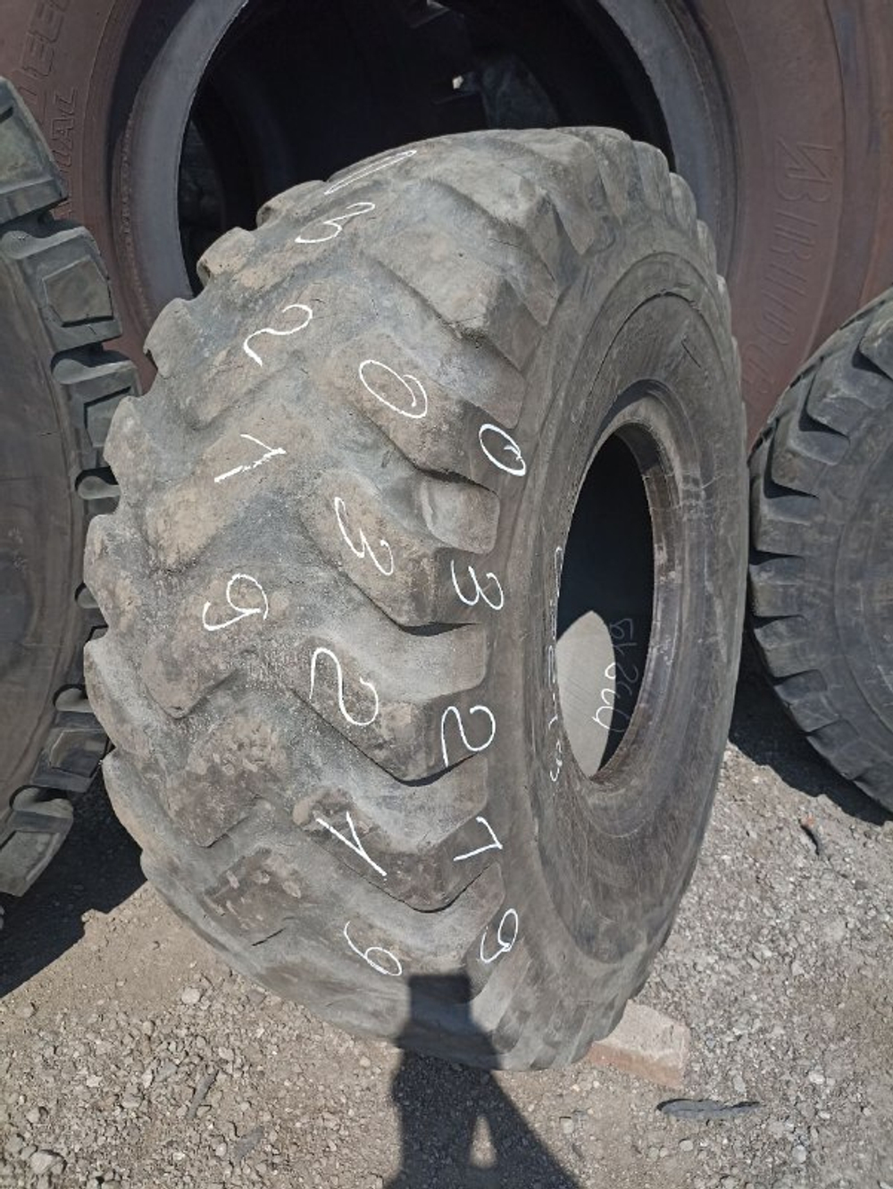 23.5R25  VUT шина б/у