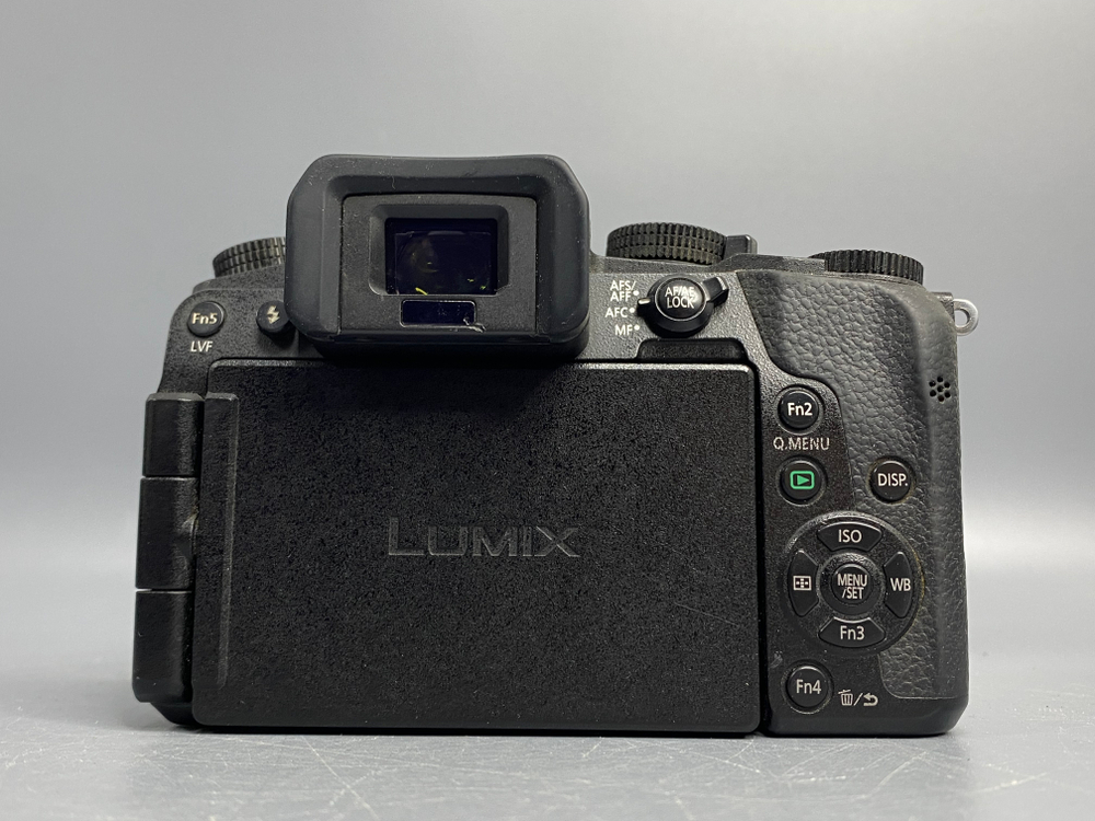 Panasonic Lumix DMC-G7 Kit 14-42mm 5.500 кадров