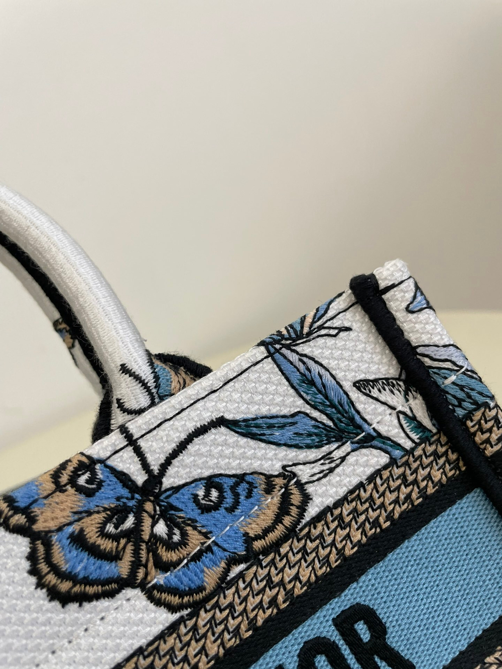 Christian Dior Mini Book Tote 21 cm
