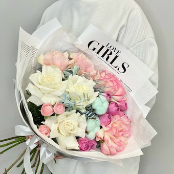 «Утренняя прохлада» Букет из роз и хлопка