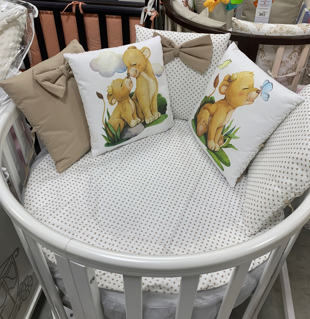 Комплект в кроватку 18 предметов "Король лев" коричневый, сатин