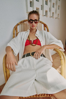 ZARA ШОРТЫ С ЗАЩИПАМИ И РЕМНЕМ, БЕЛЫЙ