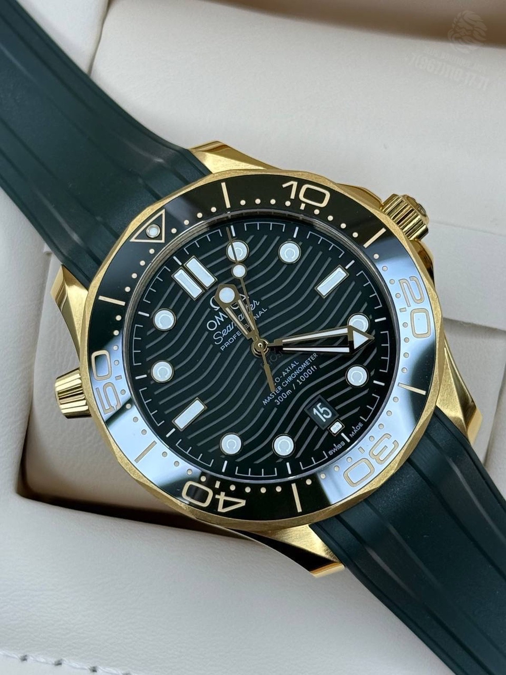 Часы Omega Seamaster Driving