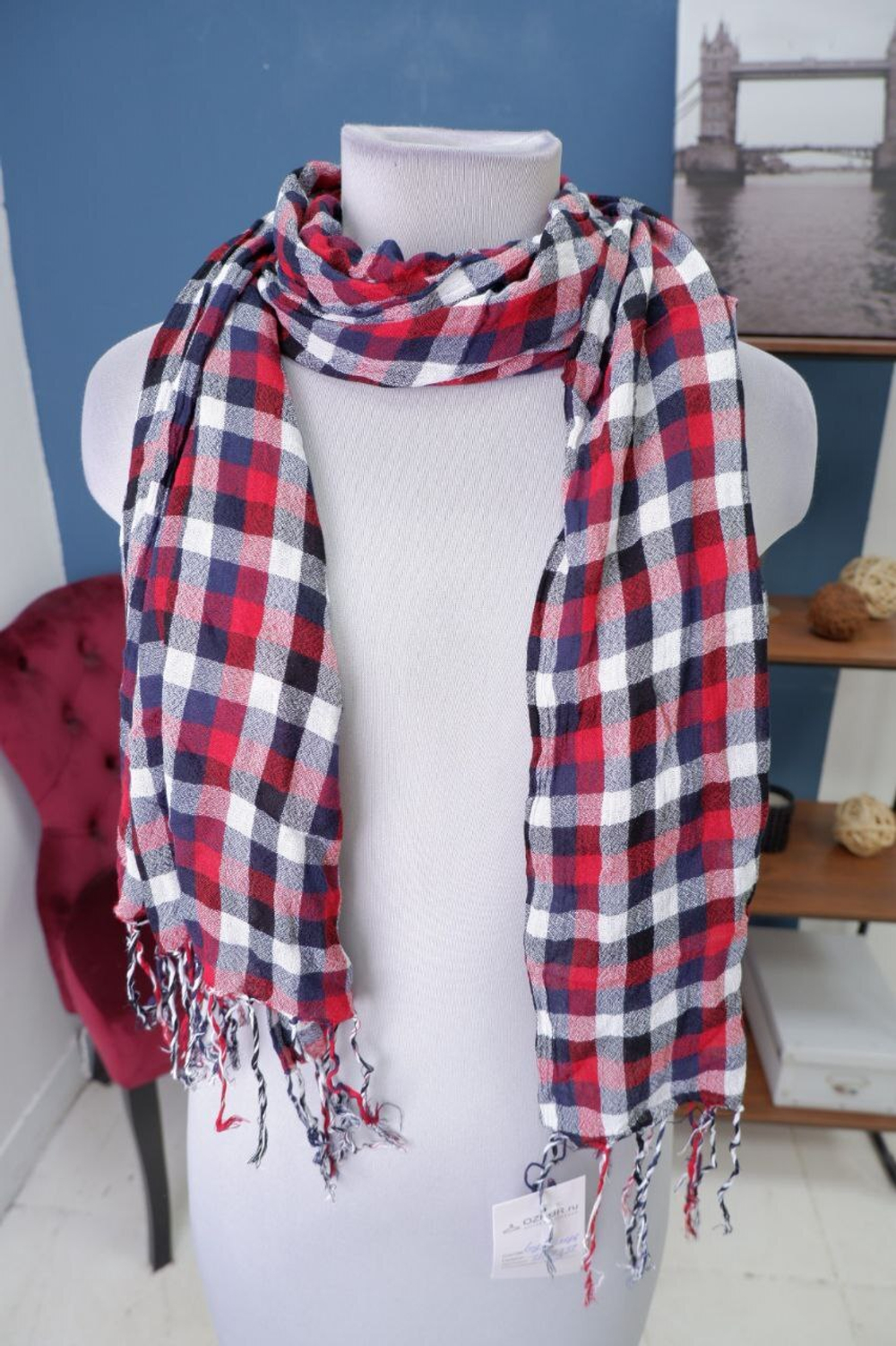 Палантин в клетку