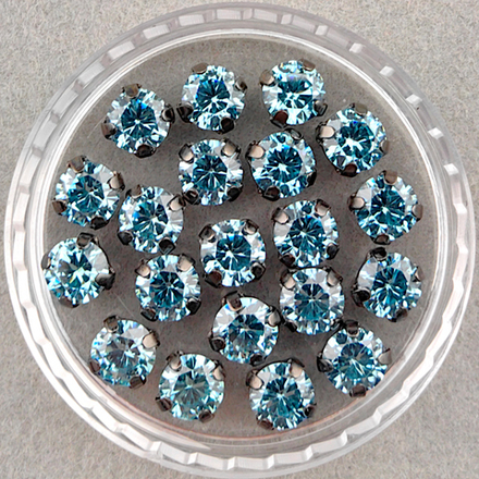 Фианиты шатоны в оправах, аквамариновый/темная сталь