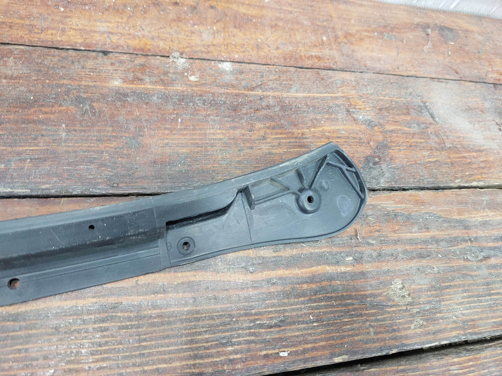 Направляющая двери задней правой Tank 500 Б/У Оригинал 6207160XKV3AA