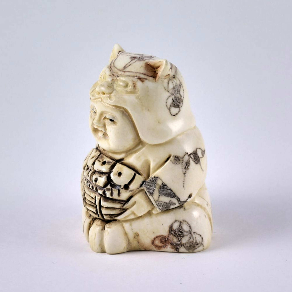 Нэцкэ Ребенок карако в маске