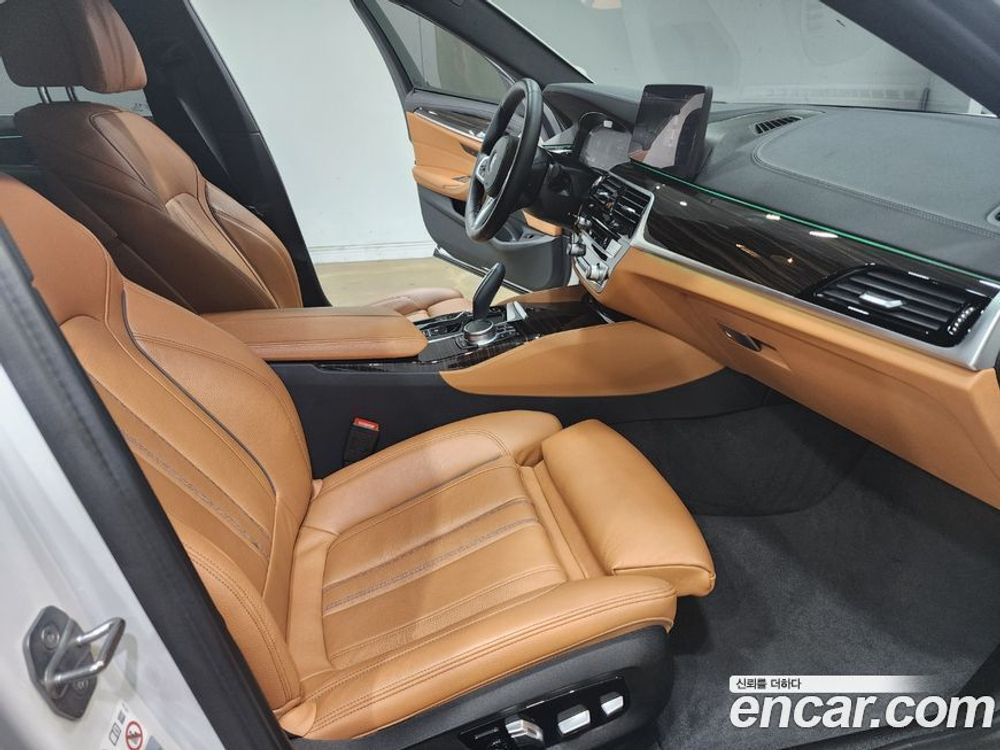 BMW 5 Series (G30) 520i M Sports (11.2021)