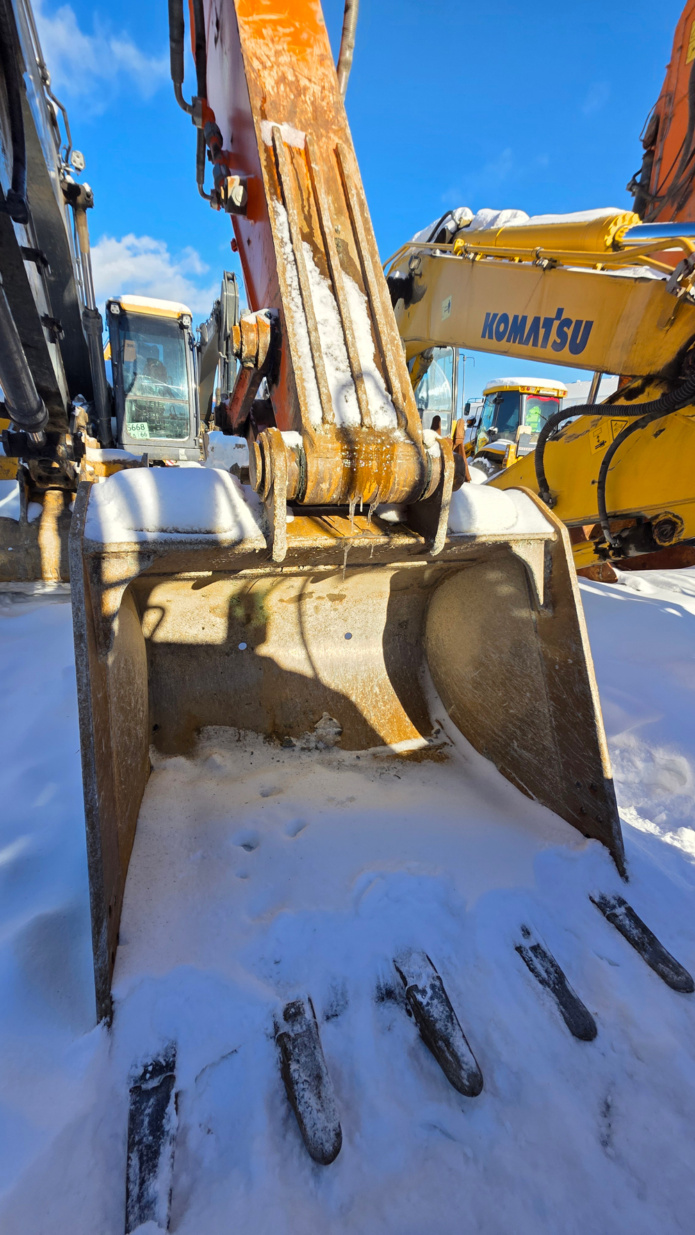 Lonking CDM6336 Экскаватор CDM6336 (Дизельный, 7,8 л, 288 л.с., МТ)