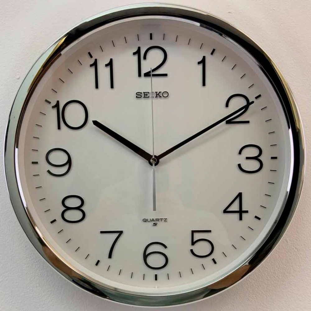 Настенные часы Seiko QXA020S