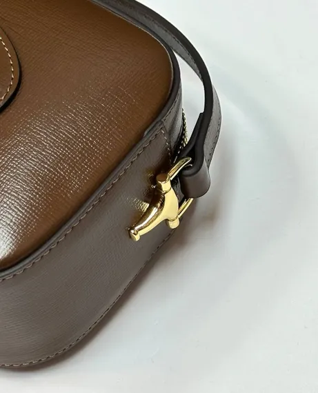 Маленькая женская сумка на плечо Gucci Horsebit 1955 коричневый