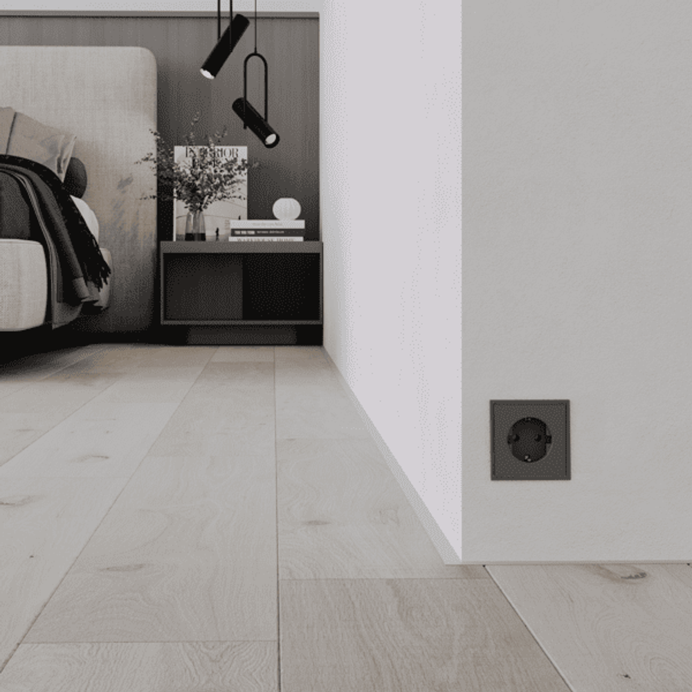 Микроплинтус для пола серебристый матовый, алюминиевый, C-05.25.2 Ликорн 6×16×2500 мм