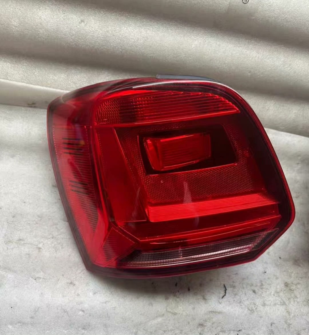 Задние фонари (левый и правый) Volkswagen Polo 2014-2018 хэтчбек