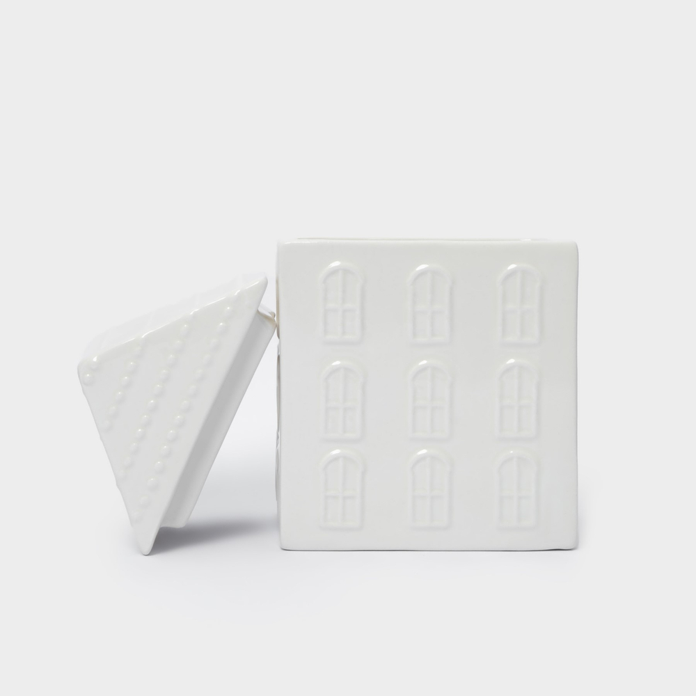 Емкость для хранения домик с венком керамика 690 мл 10*17 см