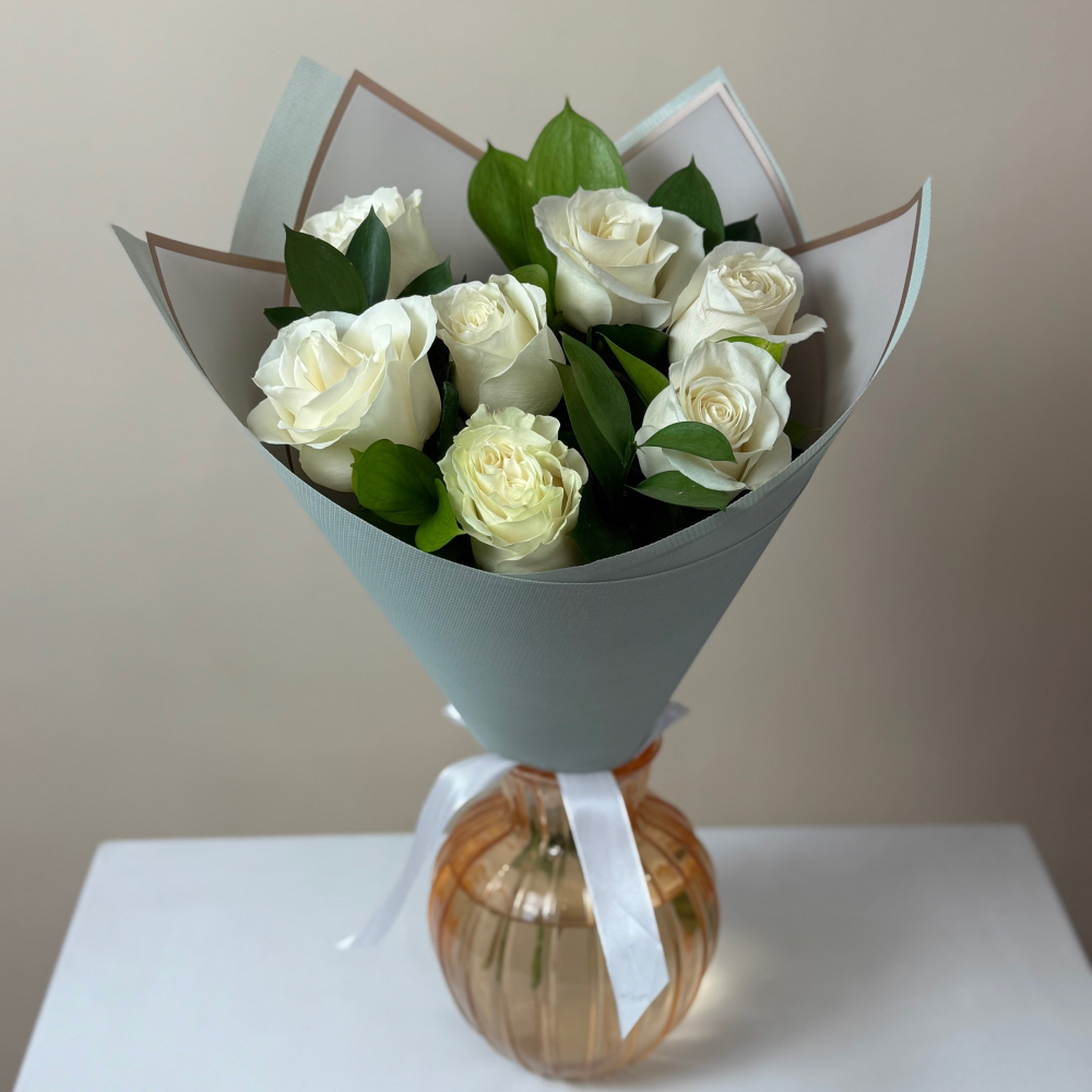 С18112 БУКЕТ ИЗ РОЗ С ЗЕЛЕНЬЮ