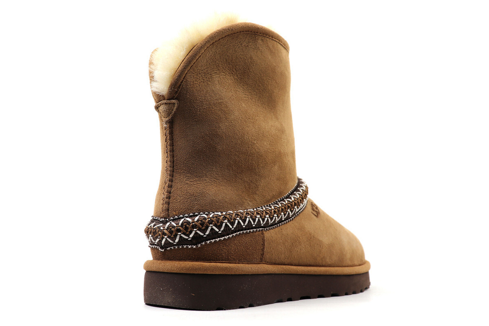 UGG Classic Short Cresent Chestnut