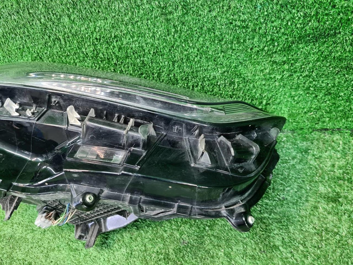 Фара правая Toyota Highlander 4 U70 (2019-н.в) LED