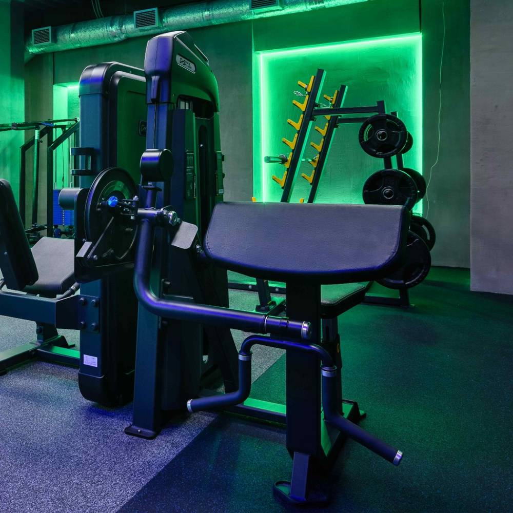 U3030C-JZ Бицепс-машина сидя. Стек 105 кг