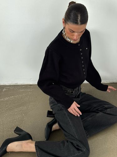 Темно-серые прямые джинсы