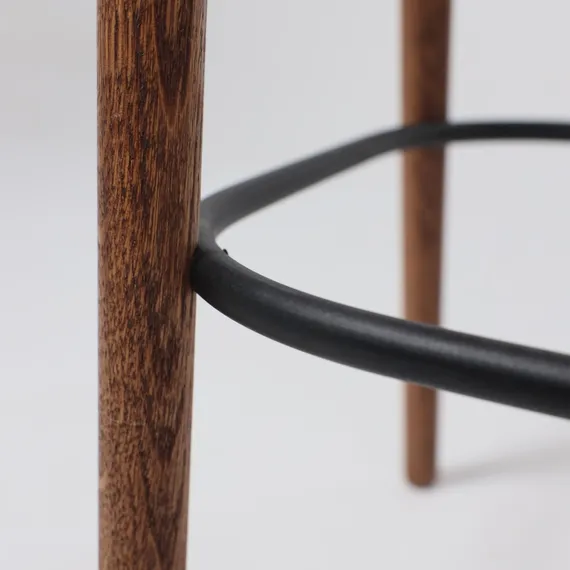 Барный стул Ofer из массива дуба темный