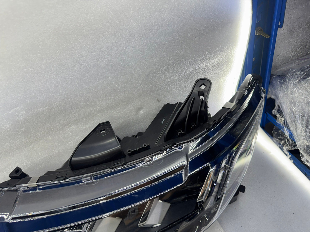 Оригинальная LED фара Mitsubishi Outlander,, оригинал