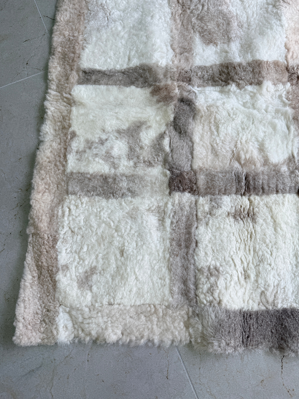 Ковер прямоугольный натуральный мех овчина, 200 х 180 см.