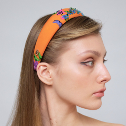 Ободок из оранжевого жаккарда расшитый камнями в тон