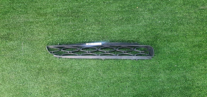 Решетка переднего бампера левая Rolls-Royce Phantom 8 (2017-2022)