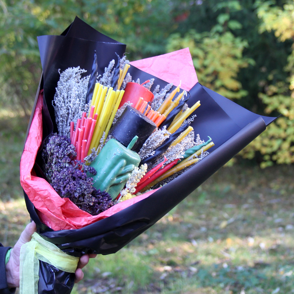 Букет сухоцветов и свечей для Ведьмочки 60х40 см