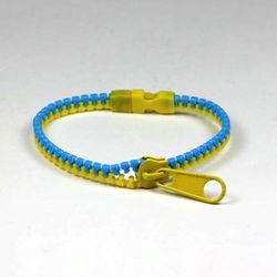 Браслеты пластиковые