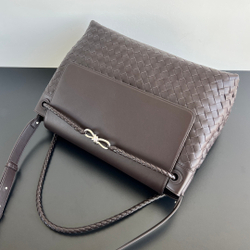 Bottega Veneta Large Andiamo Messenger 43 cm