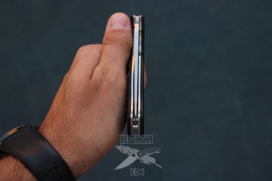 Нож складной Spyderco Tenacious Lightweight 122PBK c клинком из стали 8Cr13MoV, рукоять FRN