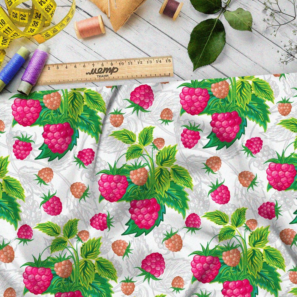 Ткань шифон насыщенная малина на бежевом фоне