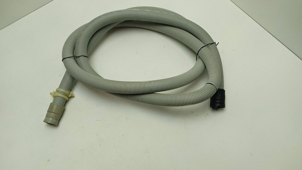 WLG20240OE кт2 Сливной шланг для стиральной машины Bosch Siemens 674501 б/у