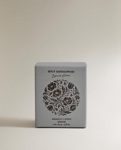 Zara Home Свеча ароматическая Spicy Sandalwood 220 г, растительный воск, аромат древесный, Коричневый