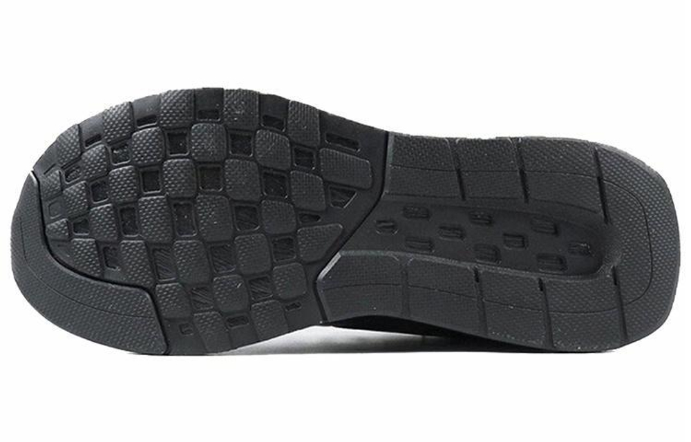 Кроссовки Adidas Showtheway