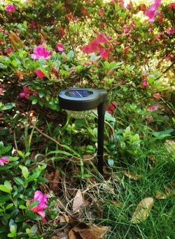 Уличный фонарь светильник на солнечной батарее садовый Техно Еврогарант с белый свет