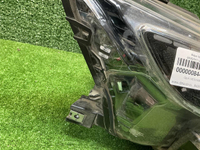 Фара правая Maserati Levante (2020-2024) LED