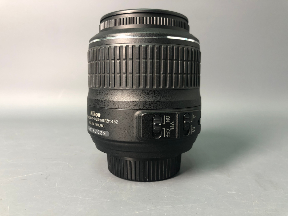 Nikon 18-55mm f/3.5-5.6G AF-S VR DX Нерабочий.