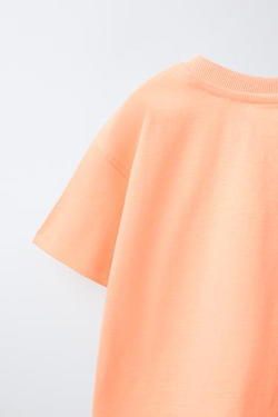 ZARA ФУТБОЛКА С ПРИНТОМ, НЕОНОВО-ОРАНЖЕВЫЙ