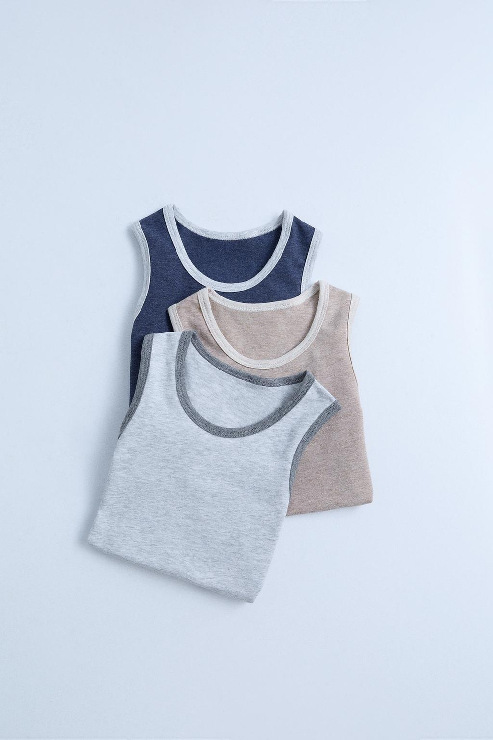 ZARA TIMELESZ - НАБОР ИЗ ТРЕХ ФУТБОЛОК С КОНТРАСТНОЙ ОКАНТОВКОЙ, РАЗНОЦВЕТНЫЙ