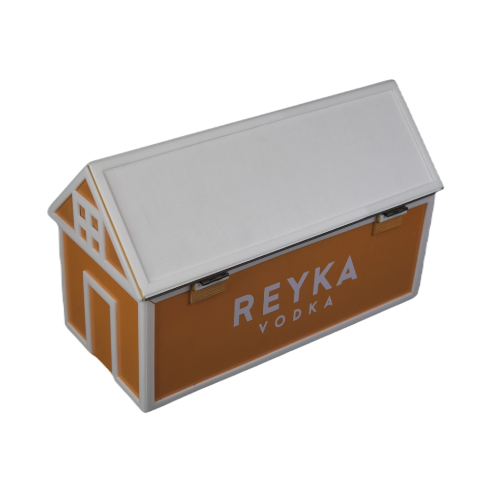Reyka 0.7л в фирменной упаковке “Домик”