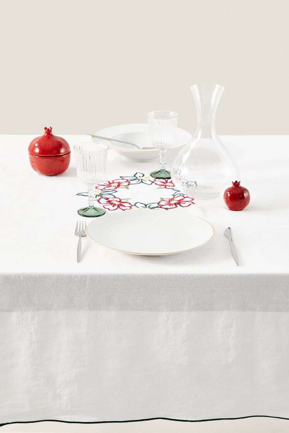 ZARA HOME СКАТЕРТЬ РАМИ С ЦВЕТОЧНОЙ ВЫШИВКОЙ, ЗЕЛЕНЫЙ