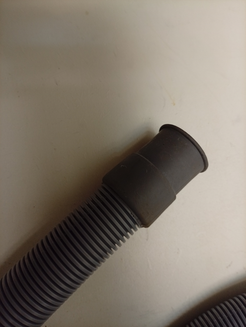 FE925N кт21 Сливной шланг для стиральных машин Electrolux AEG Zanussi 1240881217 б/у