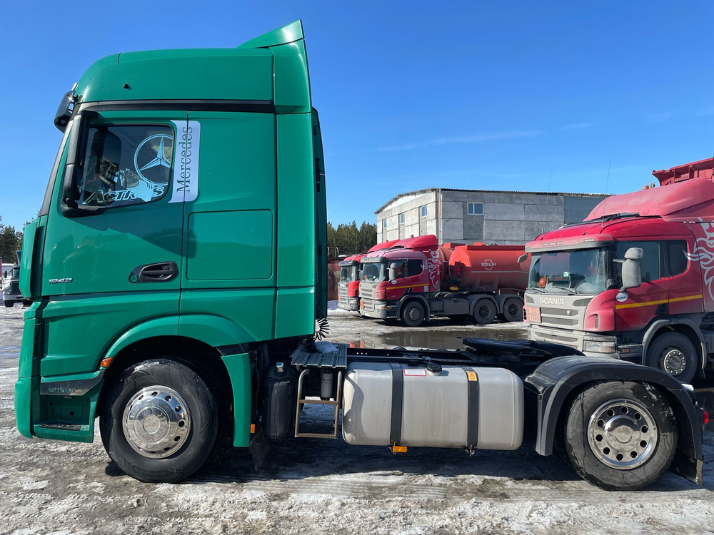 Mercedes-Benz ACTROS 4x2 Седельный тягач 1842 LS (Дизельный, 12,9 л, 422 л.с., АТ)